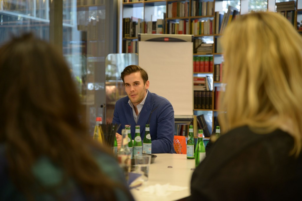 Vize-Generalkonsul Jonathan Glick sprach über die Arbeit des Konsulats in München